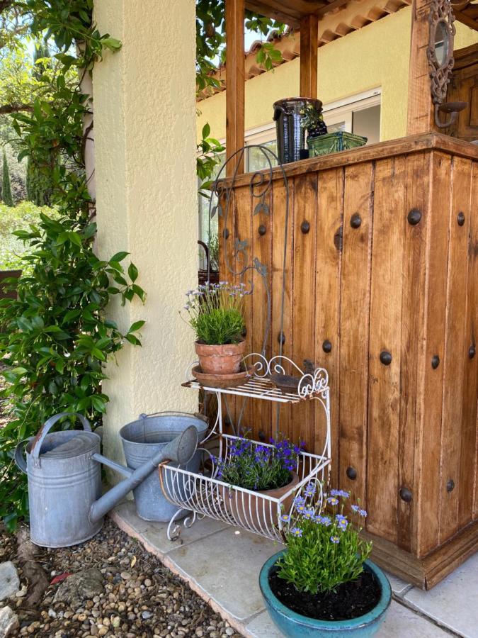 L'Eveil En Provence Bed & Breakfast Entrecasteaux Екстериор снимка