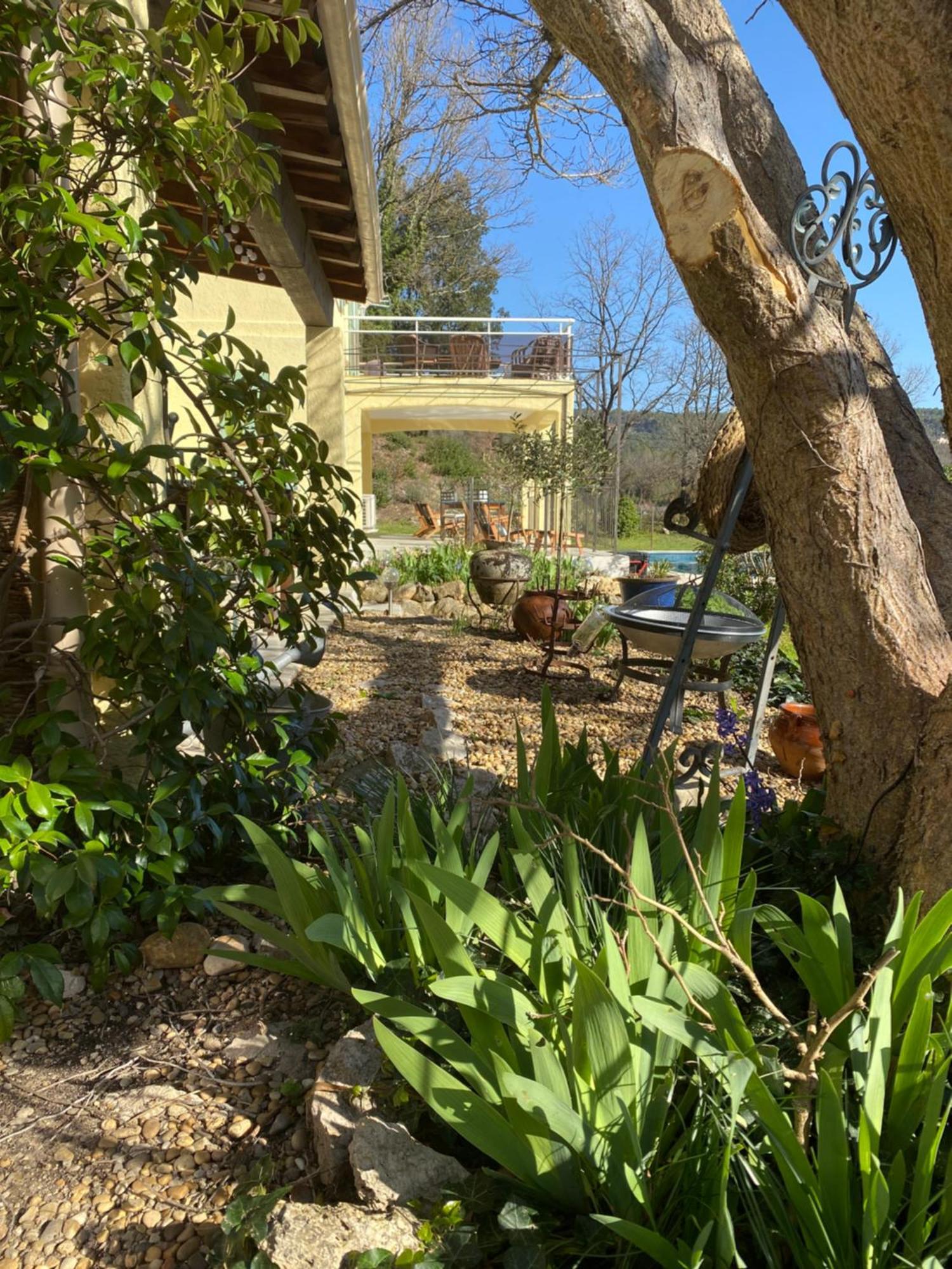 L'Eveil En Provence Bed & Breakfast Entrecasteaux Екстериор снимка
